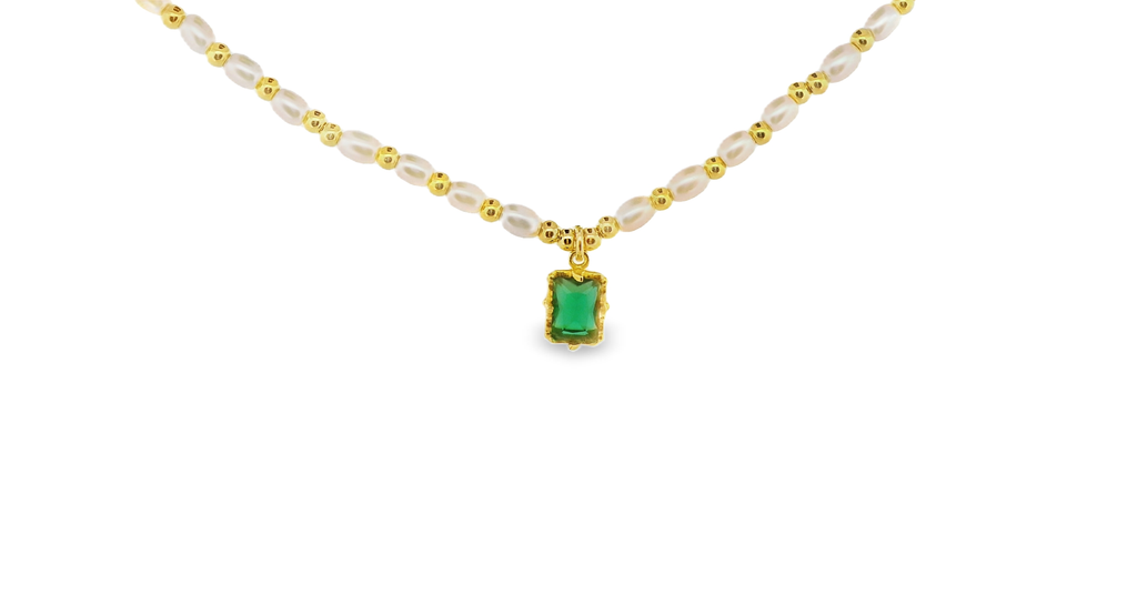 Green Gemstone Pearl Necklace in Gold