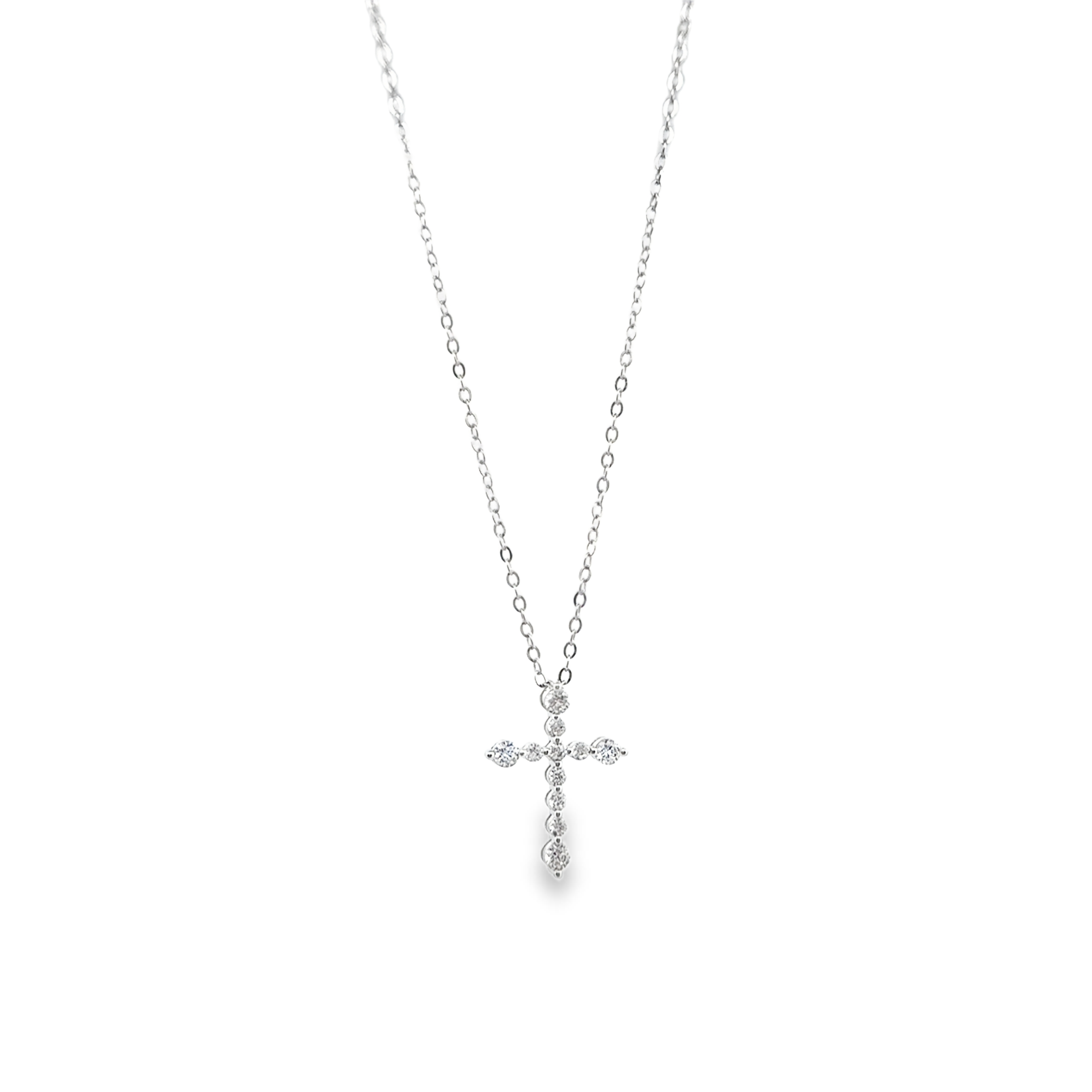 Round Cross Pendant Necklace in Silver