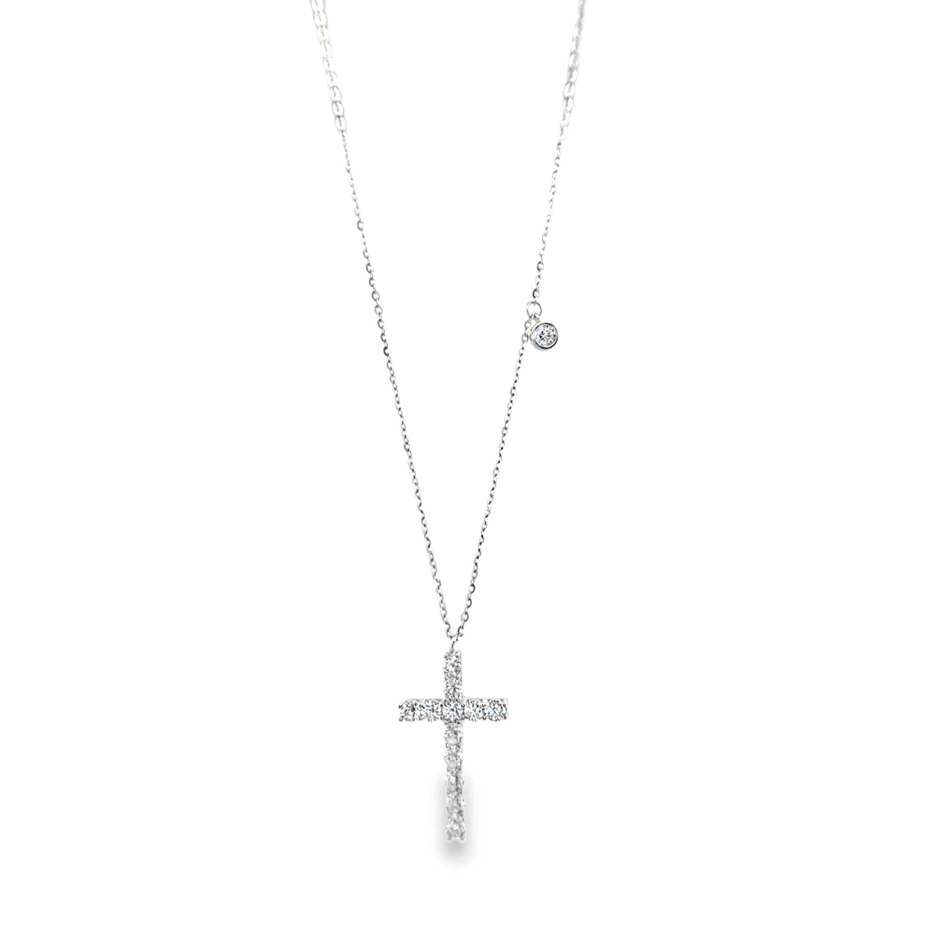 Round Claw Setting Cross Pendant Necklace in Silver