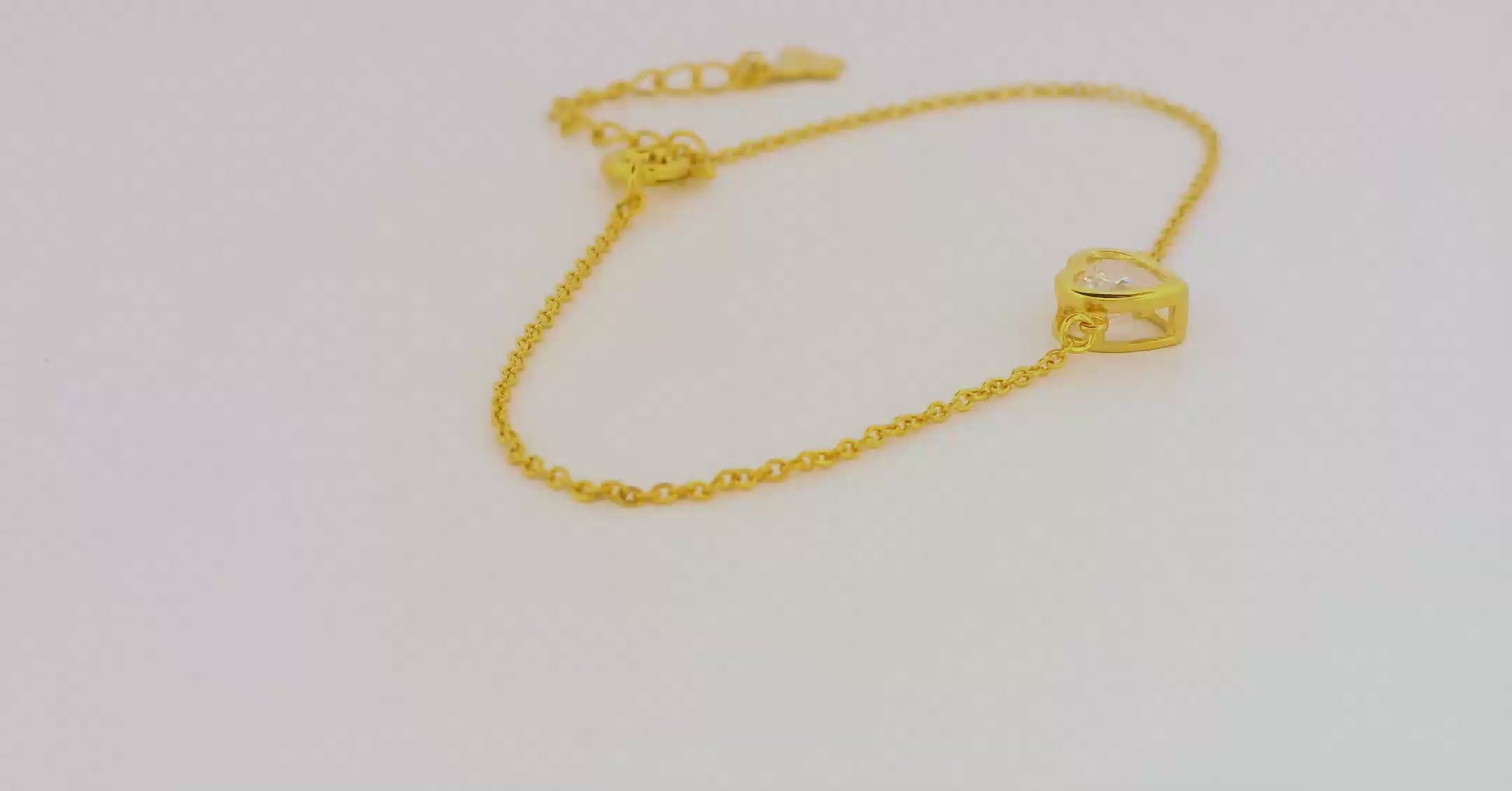 Heart Bracelet in Gold